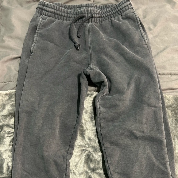 Aritzia Cozy Fleece sweatpants -size small - Picture 1 of 3